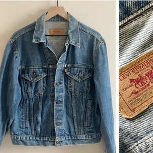 Vintage Levi Strauss & Co • 80s 70506-0216 Type 3 Trucker Oversized Denim Jacket